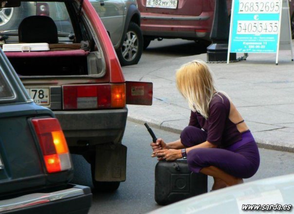 Тест "Блндинко". Что вам в первую очередь бросилось в глаза, то что в левой, или в правой?