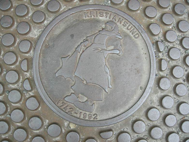 Крышка кристиансундского люка. Крышка кристиансундского люка.