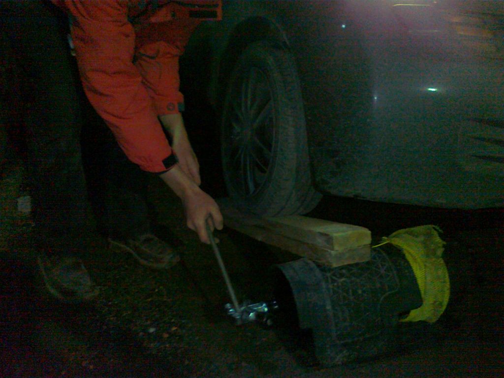 Откручивание вентиля 1 Откручивание вентиля 1