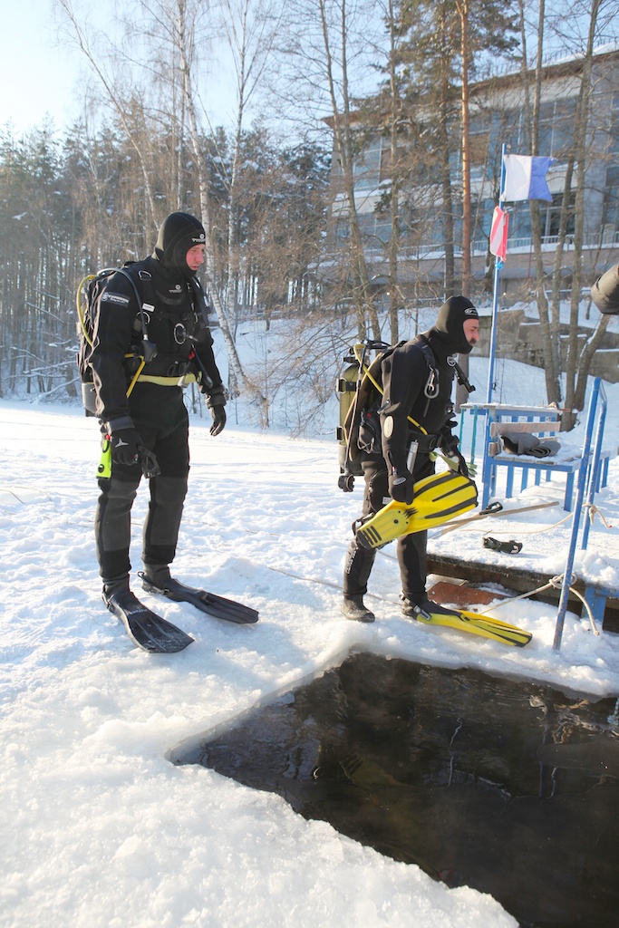 ice-diving