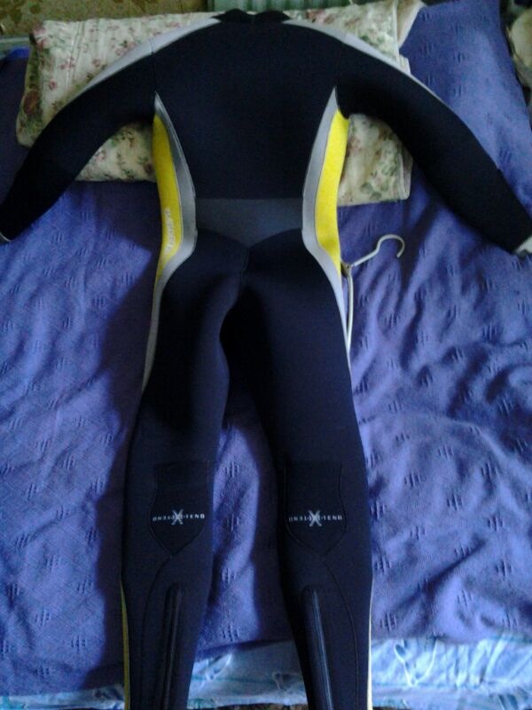 шлемы, перчатки, ласты, гидрокостюмы шлемы, перчатки, ласты, гидрокостюмы