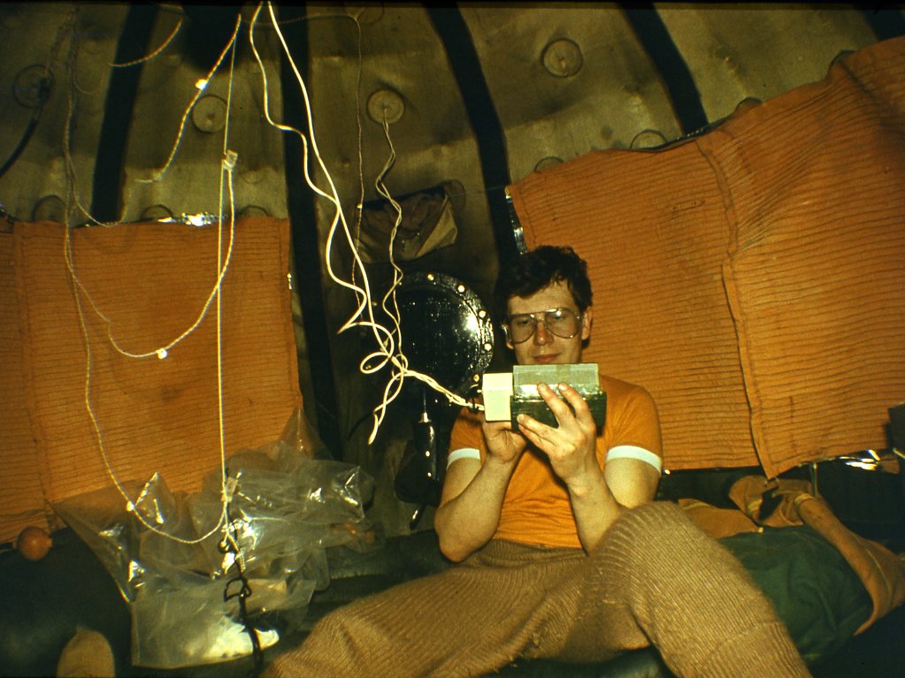 Леонид Бугров внутри подводной лаборатории «Спрут», 1984