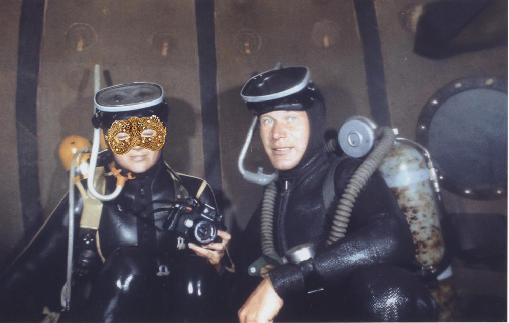 Леонид Бугров с Прекрасной Маской в подводном доме «Спрут», 1983