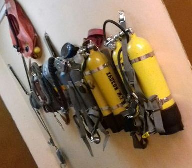 Экспозиция оборудования в дайвцентре Экспозиция оборудования в дайвцентре