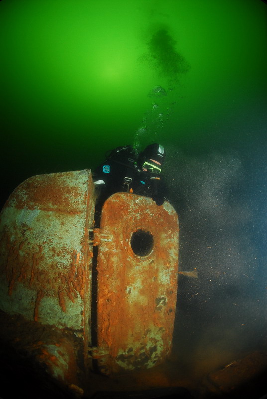 Вход в кормовой кубрик. Вход в кормовой кубрик.