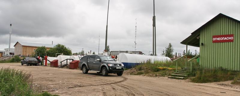 Заправка в Пяозерском (дорога к Панаярви)