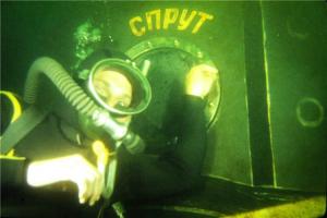 Подводный дом СПРУТ под водой на озере Серебряном (оз. Длинное), Карельский перешеек, 1983 г