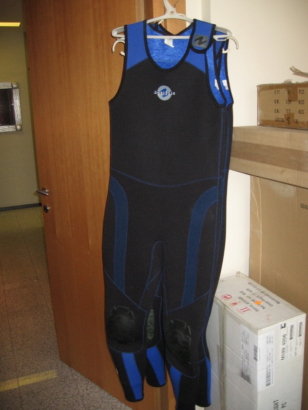 Гидрокостюм AQUALUNG Baleares 5.5 мм размер 4 и 5 Гидрокостюм AQUALUNG Baleares 5.5 мм размер 4 и 5