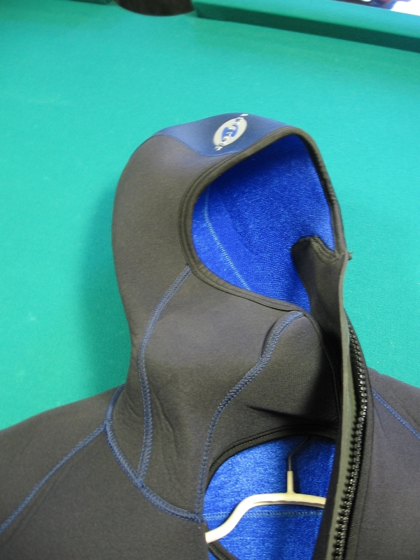 Гидрокостюм AQUALUNG Baleares 5.5 мм размер 4 и 5 Гидрокостюм AQUALUNG Baleares 5.5 мм размер 4 и 5