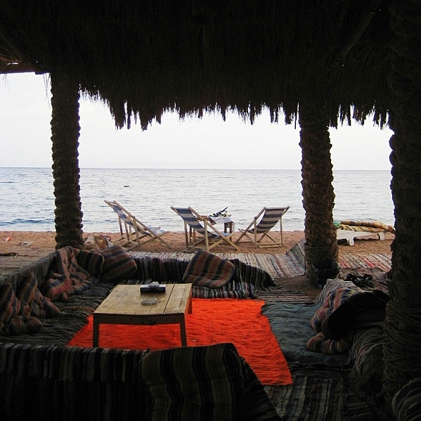 Дахаб, бедуинское кафе. Дахаб, бедуинское кафе.