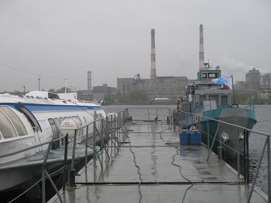 Одиссей-2 у причала в яхт-клубе "Лагуна" Одиссей-2 у причала в яхт-клубе "Лагуна"