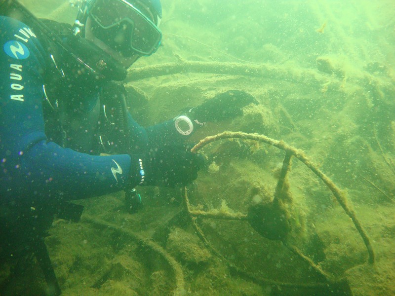 У руля. Артефакты Мраморного карьера. 15/08/10 У руля. Артефакты Мраморного карьера. 15/08/10