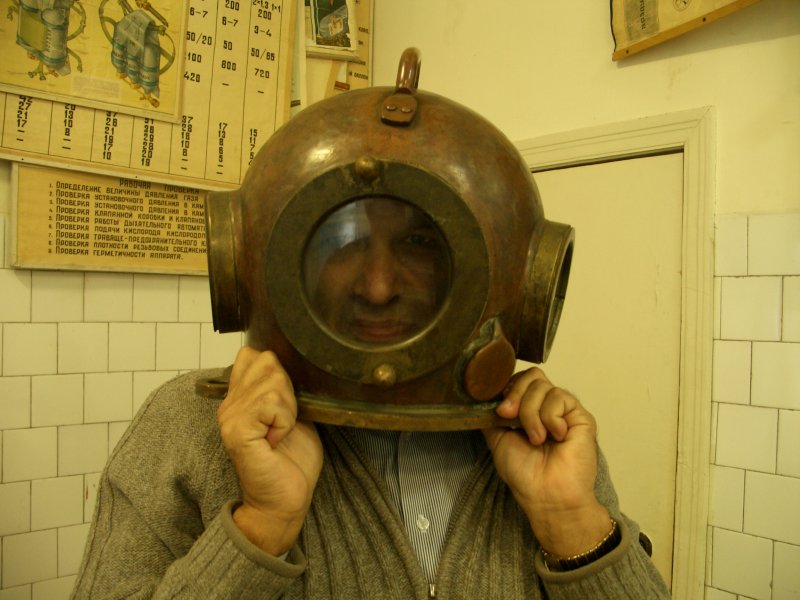 Водколаз на кафедре глубокого водколазания Водколаз на кафедре глубокого водколазания