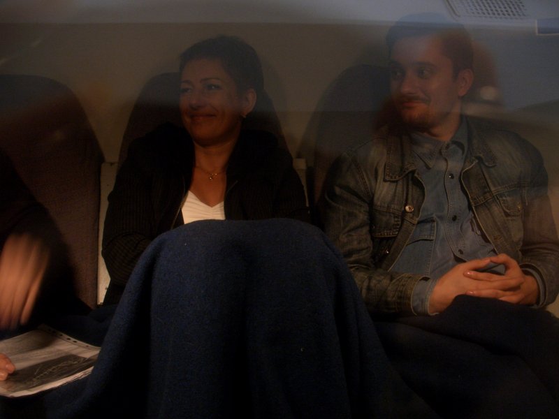 Подглядываю в окно к соседям! Подглядываю в окно к соседям!