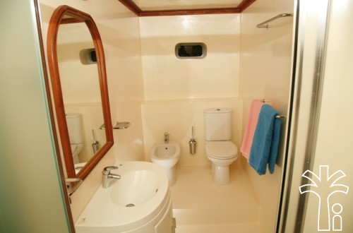 Яхта Adventurer II, Мальдивы Яхта Adventurer II, Мальдивы