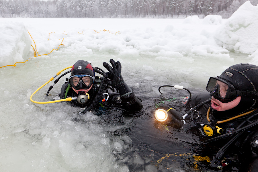 Цвелодубово: подлёдная нырялка и волейбол. 04-06.02.11 Цвелодубово: подлёдная нырялка и волейбол. 04-06.02.11