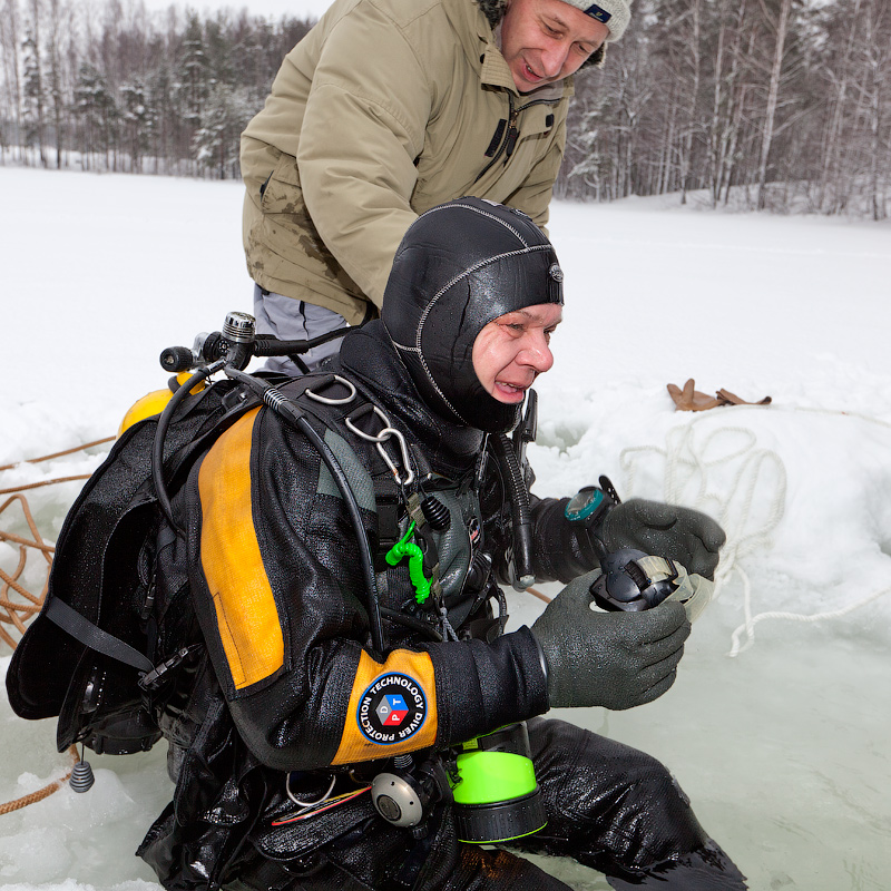 Цвелодубово: подлёдная нырялка и волейбол. 04-06.02.11 Цвелодубово: подлёдная нырялка и волейбол. 04-06.02.11