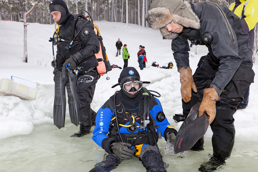 Цвелодубово: подлёдная нырялка и волейбол. 04-06.02.11 Цвелодубово: подлёдная нырялка и волейбол. 04-06.02.11