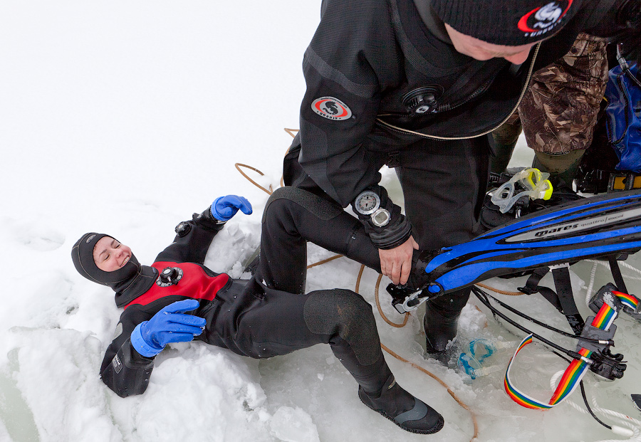 Цвелодубово: подлёдная нырялка и волейбол. 04-06.02.11 Цвелодубово: подлёдная нырялка и волейбол. 04-06.02.11