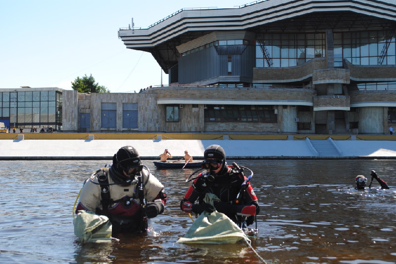 04 июня - Уборка в ковше Галерного фарватера 04 июня - Уборка в ковше Галерного фарватера