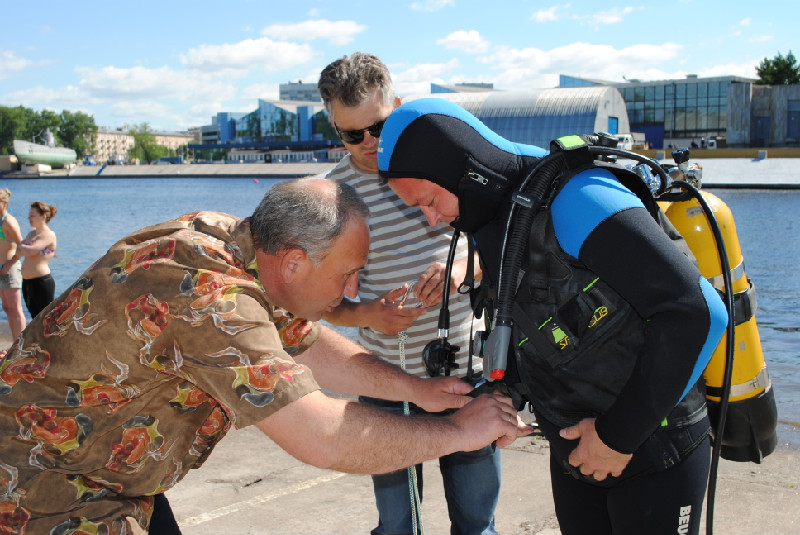 04 июня - Уборка в ковше Галерного фарватера 04 июня - Уборка в ковше Галерного фарватера