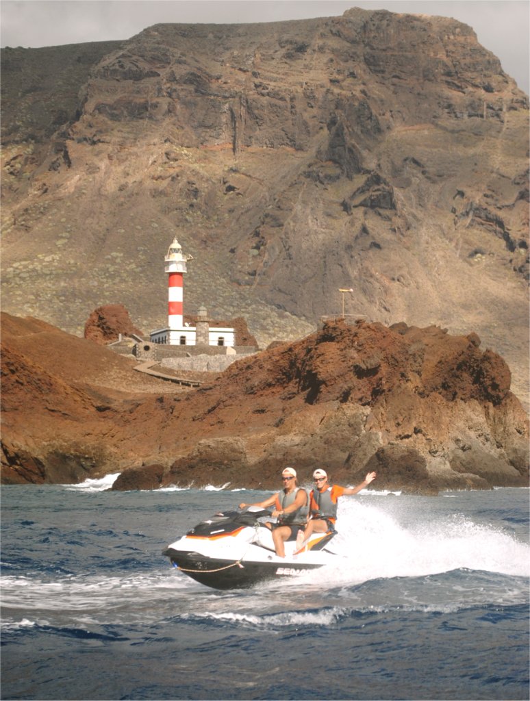 Андрей и Валентин на джет-байке у мыса Тено Андрей и Валентин на джет-байке у мыса Тено