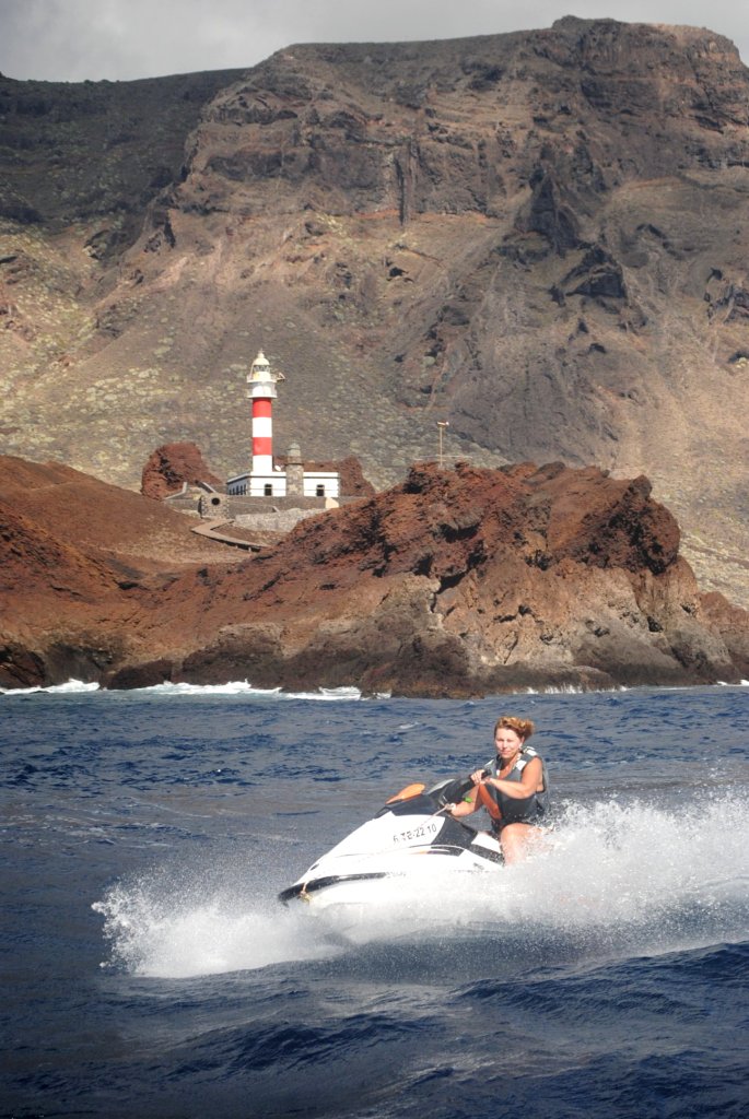 Маяк - фаро де Тено на западе острова Маяк - фаро де Тено на западе острова