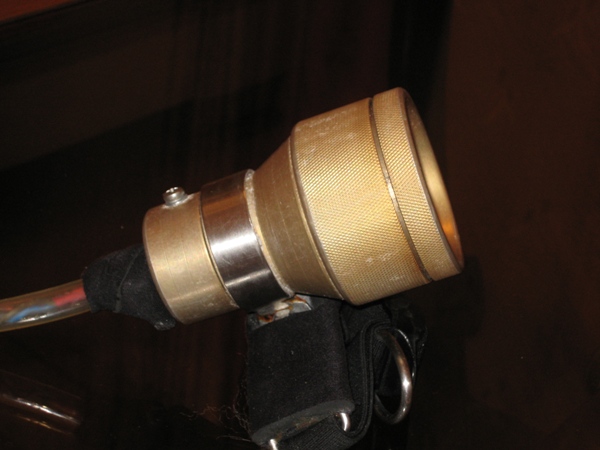 Световая головка, вид сбоку Световая головка, вид сбоку