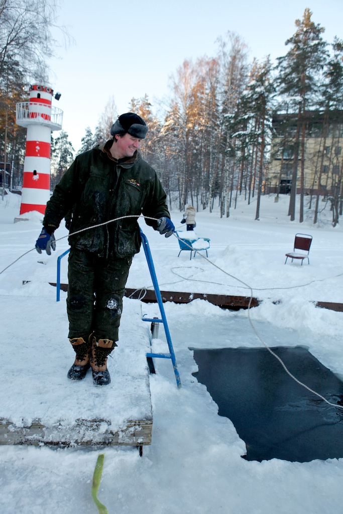 ice-diving ice-diving