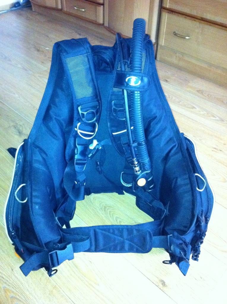 Tusa Platina Evolution BCD, Black (BCJ-3860) Tusa Platina Evolution BCD, Black (BCJ-3860)