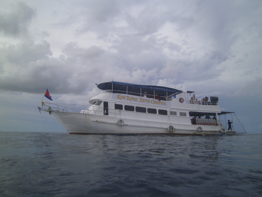 Первый настоящий дайверский бот в Камбодже Первый настоящий дайверский бот в Камбодже