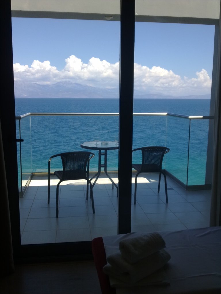 окно на море окно на море