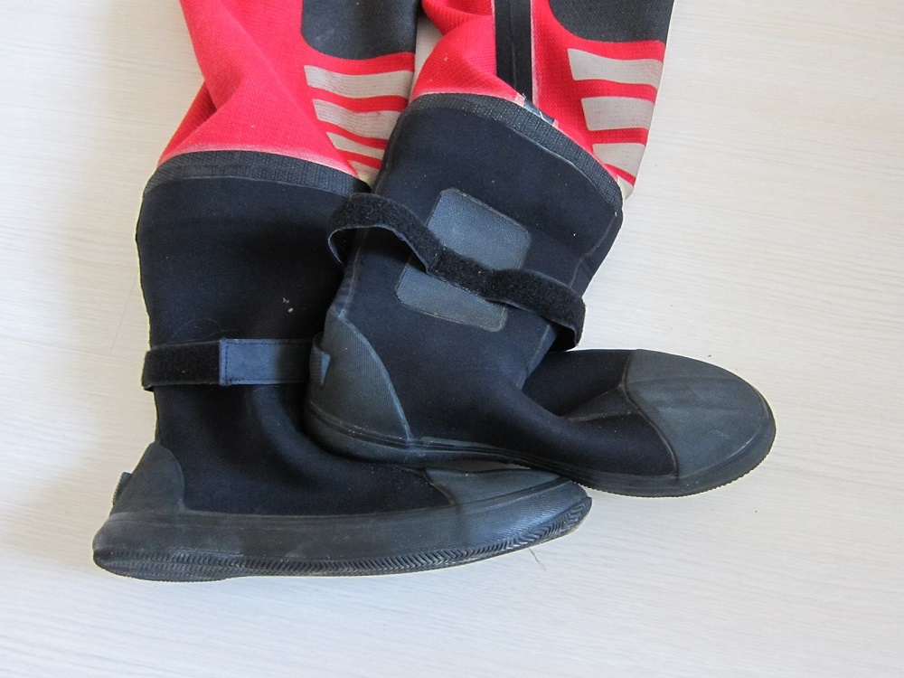 Продам cухой костюм Heavy Light Cordura RedQ, размер L Продам cухой костюм Heavy Light Cordura RedQ, размер L