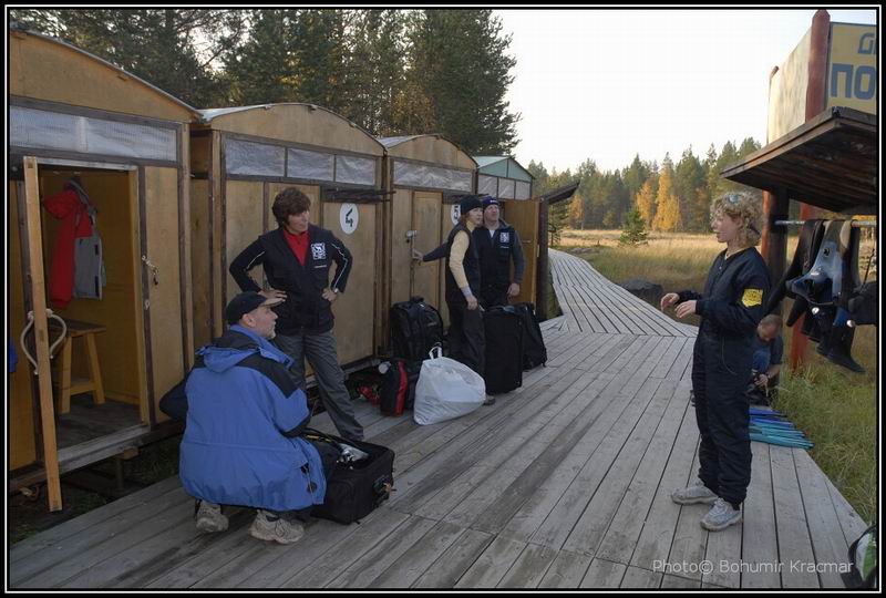 Брифинг на причале. Брифинг на причале.