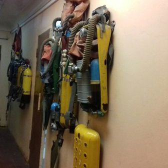 Экспозиция оборудования в дайвцентре Экспозиция оборудования в дайвцентре