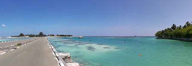 Дороги между островами атолла Адду. Дороги между островами атолла Адду.