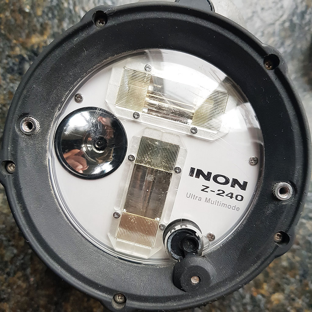 Вспышка Inon Z-240 Вспышка Inon Z-240
