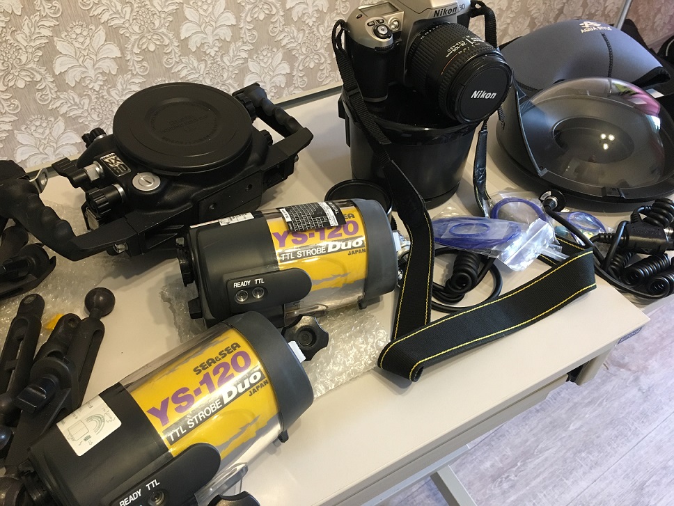 Продается видеобокс Sony MPK-TRB фотобокс Nikon Продается видеобокс Sony MPK-TRB фотобокс Nikon