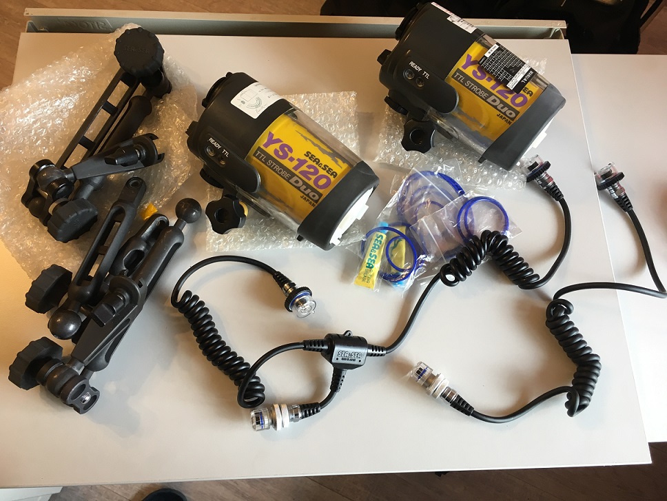 Продаются фотовспышки SEA&SEA Продаются фотовспышки SEA&SEA