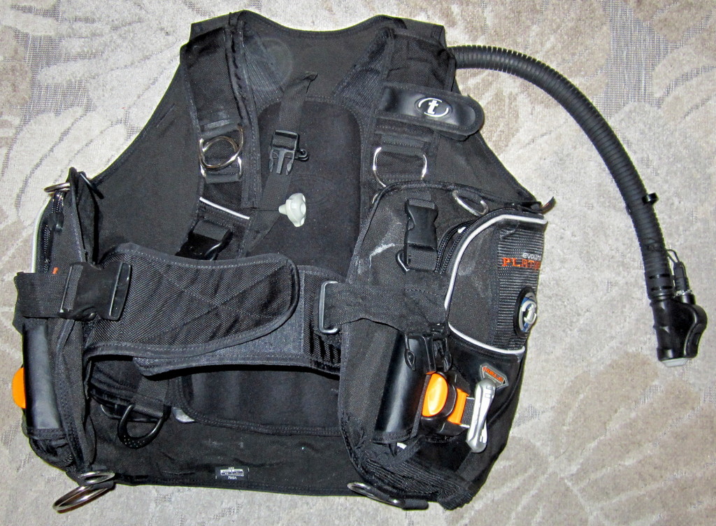 Жилет Tusa Platina Evolution 3D Cubic (BCJ-5500). Жилет Tusa Platina Evolution 3D Cubic (BCJ-5500).