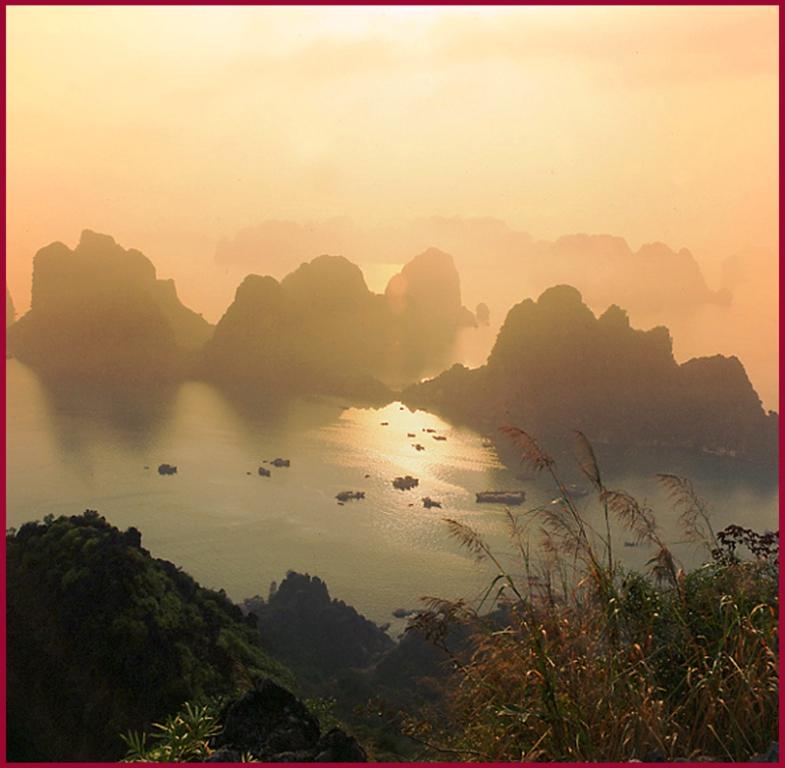 Залив Ха Лонг 2005 г. Залив Ха Лонг 2005 г.