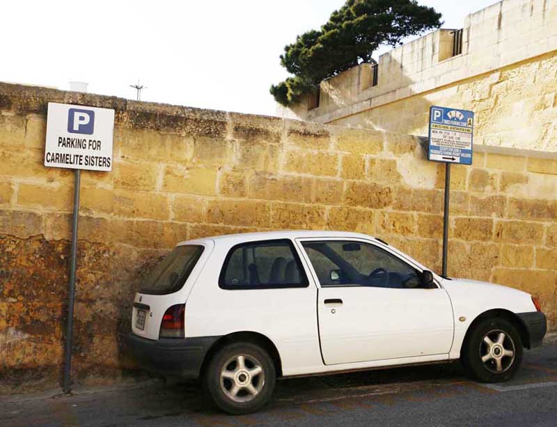 Парковка только для девочек Парковка только для девочек