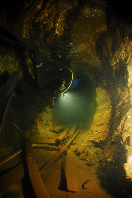 В штреке. В штреке.