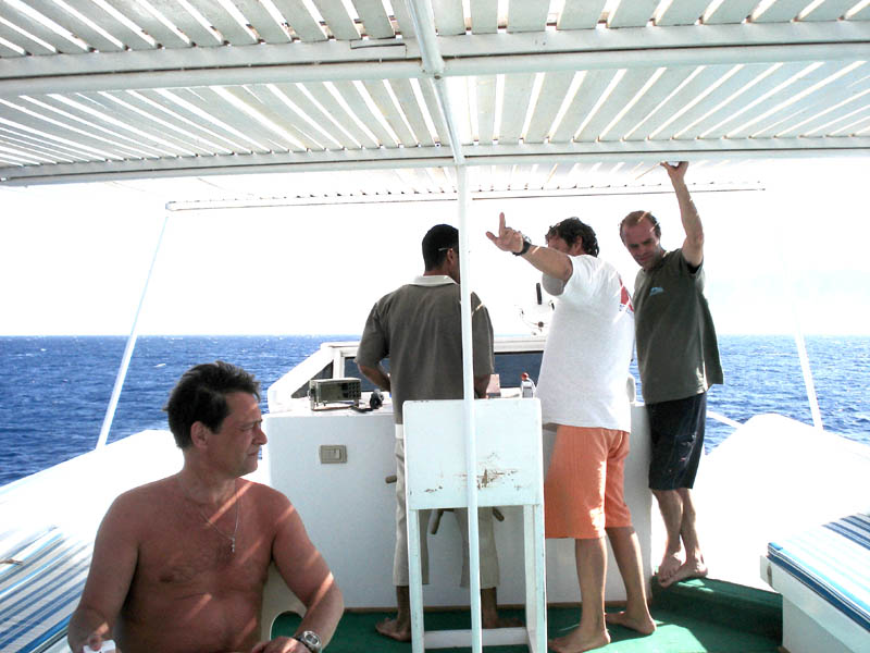 незабываемая поездка на боте на риф Abu Galum незабываемая поездка на боте на риф Abu Galum